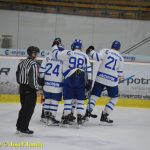 Kohouti smetli Chomutov ve druhé třetině čtyřmi góly