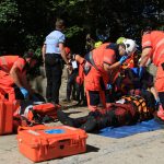 Záchranáři, policisté a hasiči cvičili ve Strakonicích záchranu lidí z vody