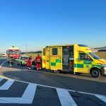 Při ranní nehodě na obchvatu Chýnova se zranila žena. Křižovatka je nebezpečná hlavně pro nejisté řidiče, říká odborník