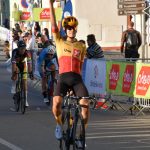 Adam Ťoupalík v první etapě silničního závodu Okolo jižních Čech na stupních vítězů