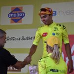 Adam Ťoupalík v první etapě silničního závodu Okolo jižních Čech na stupních vítězů