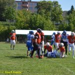 VIDEO: Tábor hostil turnaj v americkém fotbalu Summer Games. Domácí Foxes se utkali s týmy z vyšší soutěže