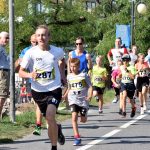 Pro domácí hospic Athelas běželo mezi mosty 505 lidí. Kamenný most přešel i jelen