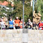 Pro domácí hospic Athelas běželo mezi mosty 505 lidí. Kamenný most přešel i jelen