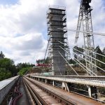 Stavbu nového železničního mostu v Červené si dnes prohlédl ministr dopravy Martin Kupka