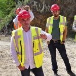 Stavbu nového železničního mostu v Červené si dnes prohlédl ministr dopravy Martin Kupka
