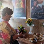 Květinové odpoledne v Jindřichově Hradci pomáhá Otevřeným oknům. Vybrala se rekordní částka