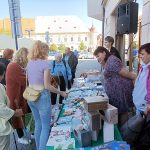 Květinové odpoledne v Jindřichově Hradci pomáhá Otevřeným oknům. Vybrala se rekordní částka