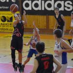 Čtrnáctiletí králíci na své soupeře nestačili