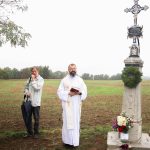 Zničený křížek u cesty do Rojic našel své zachránce