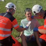 Hromadné neštěstí na železničním přejezdu. Složky IZS prověřily při cvičení spolupráci a postupy při mimořádné události