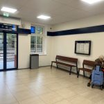 Kompletní obnova nádražní budovy v Písku dnes oficiálně skončila. Naváže na ni úprava nástupiště