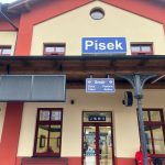 Kompletní obnova nádražní budovy v Písku dnes oficiálně skončila. Naváže na ni úprava nástupiště