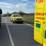 U Kosova na Českobudějovicku se střetla tři auta. Čtyři zranění, silnice je uzavřená