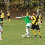 Fotbalisté Pojbuk doma na první přeborovou výhru nedosáhli, oslabené Měšice udeřily v poslední minutě