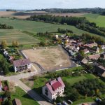 Obec Staré Hobzí nemůže prodat stavební parcely. Lidé mají zájem spíš o byty k pronájmu
