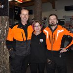 Milevská prodejna Stihl ožila dnem otevřených dveří i soutěžemi. S pilou si nejlépe poradil Vít Kozák
