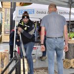 Milevská prodejna Stihl ožila dnem otevřených dveří i soutěžemi. S pilou si nejlépe poradil Vít Kozák