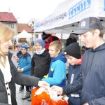 Milevská prodejna Stihl ožila dnem otevřených dveří i soutěžemi. S pilou si nejlépe poradil Vít Kozák