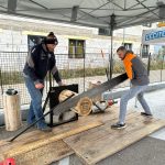 Milevská prodejna Stihl ožila dnem otevřených dveří i soutěžemi. S pilou si nejlépe poradil Vít Kozák