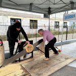 Milevská prodejna Stihl ožila dnem otevřených dveří i soutěžemi. S pilou si nejlépe poradil Vít Kozák