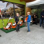 Milevská prodejna Stihl ožila dnem otevřených dveří i soutěžemi. S pilou si nejlépe poradil Vít Kozák