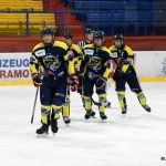 Debakl s Kobrou krotili mladí Králové až ve třetí třetině