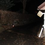 Špatně zabrzděné auto odjelo od domu ve Stachách. Škoda je 120 tisíc korun