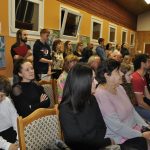 Ze školních přehrávek se zrodil slušný koncert a bubenická show