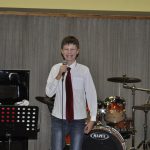 Ze školních přehrávek se zrodil slušný koncert a bubenická show