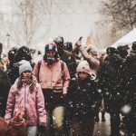 Vánoční trhy v Blatné posypal sníh. Na nádvoří vyrostlo kluziště