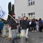 Odboráři v nemocnici protestovali s transparentem Česká republika na 1. místě