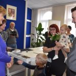 V Milevsku vítali občánky. Doma je doma, řekl tanečník Jára Kálal. S partnerkou se vrátili z Walesu a dcerku chtějí vychovávat v Milevsku