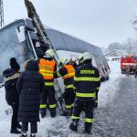 U Nových Hradů zapadl autobus s japonskými turisty. Na Táborsku se převrátila cisterna s mlékem