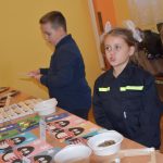 Na vánočním trhu zazpívali hasiči z Dobrošova Budulínka a zatančili na hit Hasička