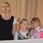 Na vánočním trhu zazpívali hasiči z Dobrošova Budulínka a zatančili na hit Hasička