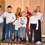 Na vánočním trhu zazpívali hasiči z Dobrošova Budulínka a zatančili na hit Hasička