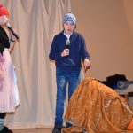 Na vánočním trhu zazpívali hasiči z Dobrošova Budulínka a zatančili na hit Hasička