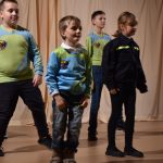 Na vánočním trhu zazpívali hasiči z Dobrošova Budulínka a zatančili na hit Hasička