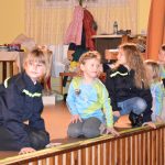 Na vánočním trhu zazpívali hasiči z Dobrošova Budulínka a zatančili na hit Hasička