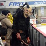 Mikulášskou na ledě rozzářili krampusáci z Vožice