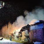 V Dolní Radouni v noci shořela stodola s balíky sena