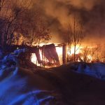 V Dolní Radouni v noci shořela stodola s balíky sena