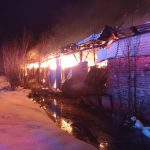 V Dolní Radouni v noci shořela stodola s balíky sena