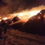 V Dolní Radouni v noci shořela stodola s balíky sena