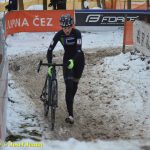 VIDEO: Cyklokrosovému závodu žen vládly ve Veselí Slovenky. Anna Hrdinová dokončila devátá