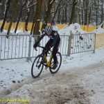 VIDEO: Cyklokrosovému závodu žen vládly ve Veselí Slovenky. Anna Hrdinová dokončila devátá