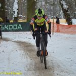 VIDEO: Cyklokrosovému závodu žen vládly ve Veselí Slovenky. Anna Hrdinová dokončila devátá