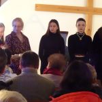 O druhé adventní neděli v Chýnově malovali betlém, muzikanti vyhrávali před Hospůdkou u Čendy