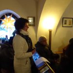 O druhé adventní neděli v Chýnově malovali betlém, muzikanti vyhrávali před Hospůdkou u Čendy